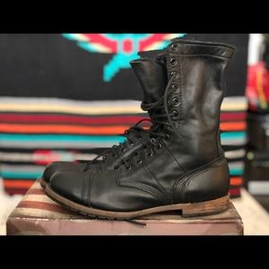 Black leather men’s Nathaniel jump boot